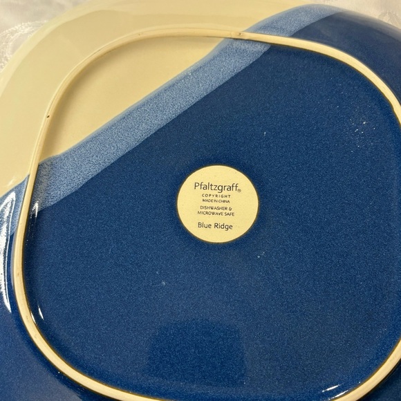 Pfaltzgraff Blue Ridge pattern set of two dinner plates. Very hard to find. - Picture 5 of 6